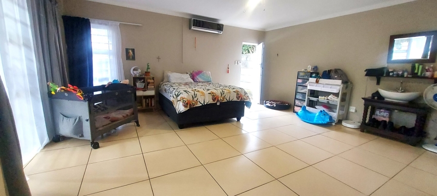 2 Bedroom Property for Sale in Bonza Bay Eastern Cape